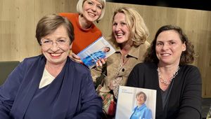 Autorin Doris Schmidauer, Pionierinnen Martina Mara, Sabine Köszegi, CoAutorin Nina Horaczek